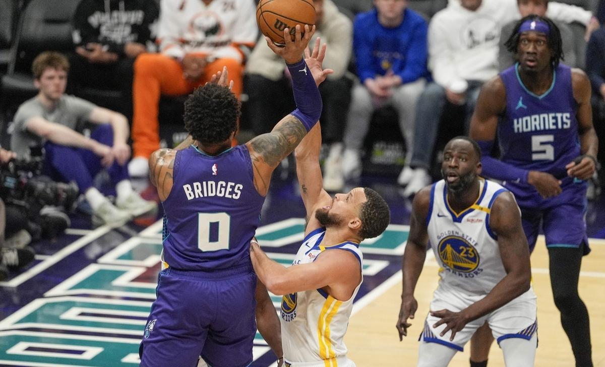 关于黄蜂战胜快船，鏖战四场取胜的信息