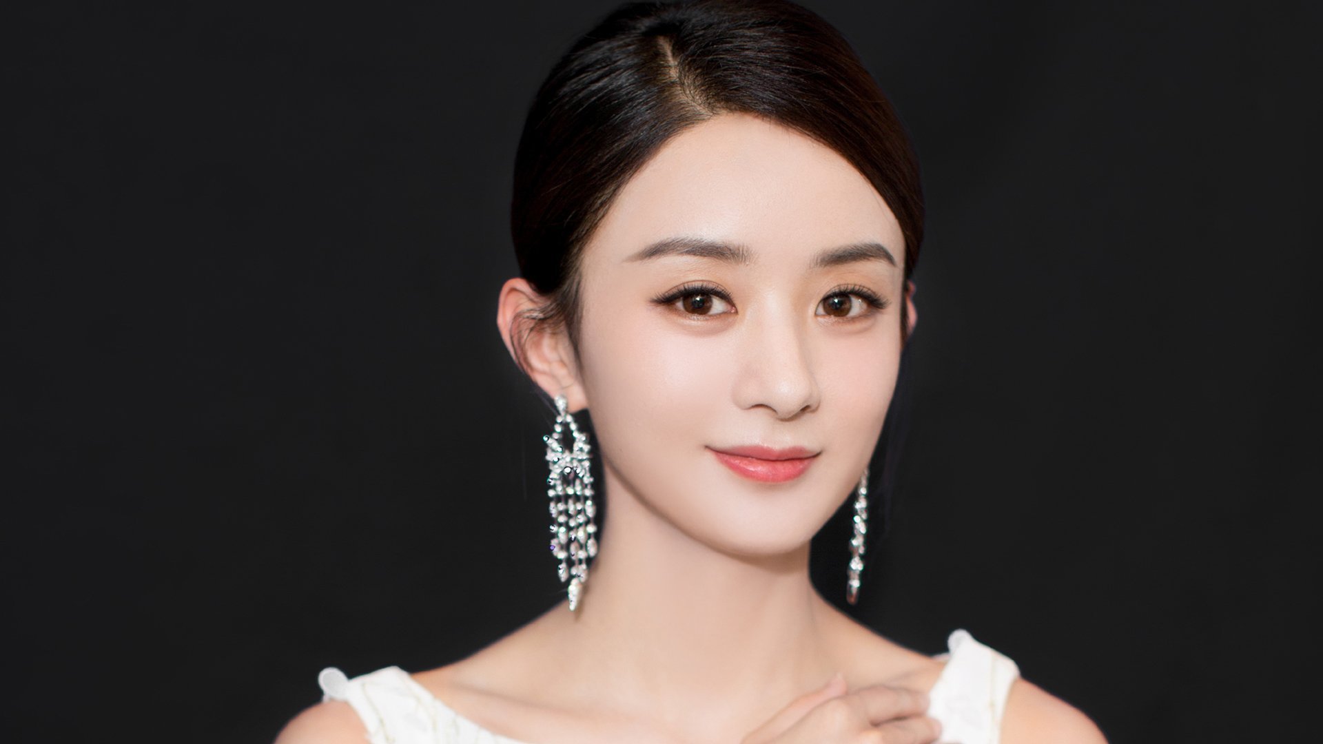 浓眉巨塔撼动德甲，争冠夜见证统治级压制