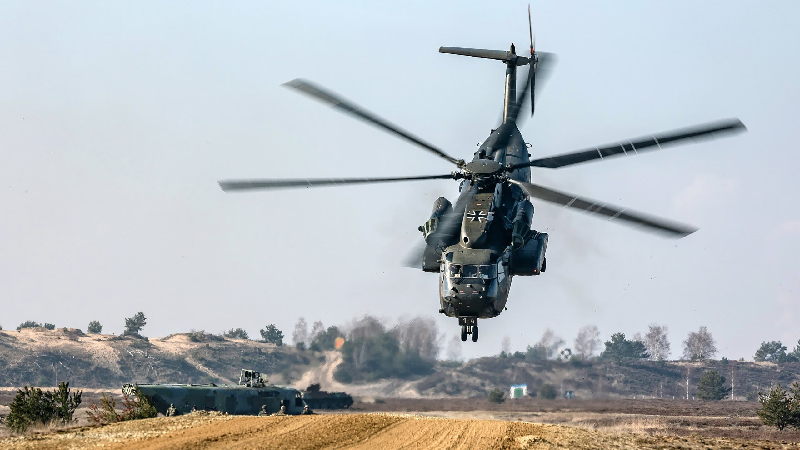 布克狂飙之夜,当个人英雄主义照亮集体荣耀,尼克斯险胜深圳的胜负手