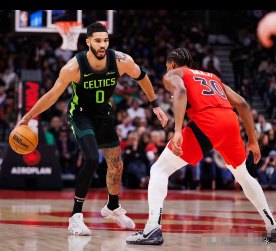 雷霆对阵凯尔特人,利拉德防守端锁死对手 雷霆对阵凯尔特人,利拉德防守端锁死对手